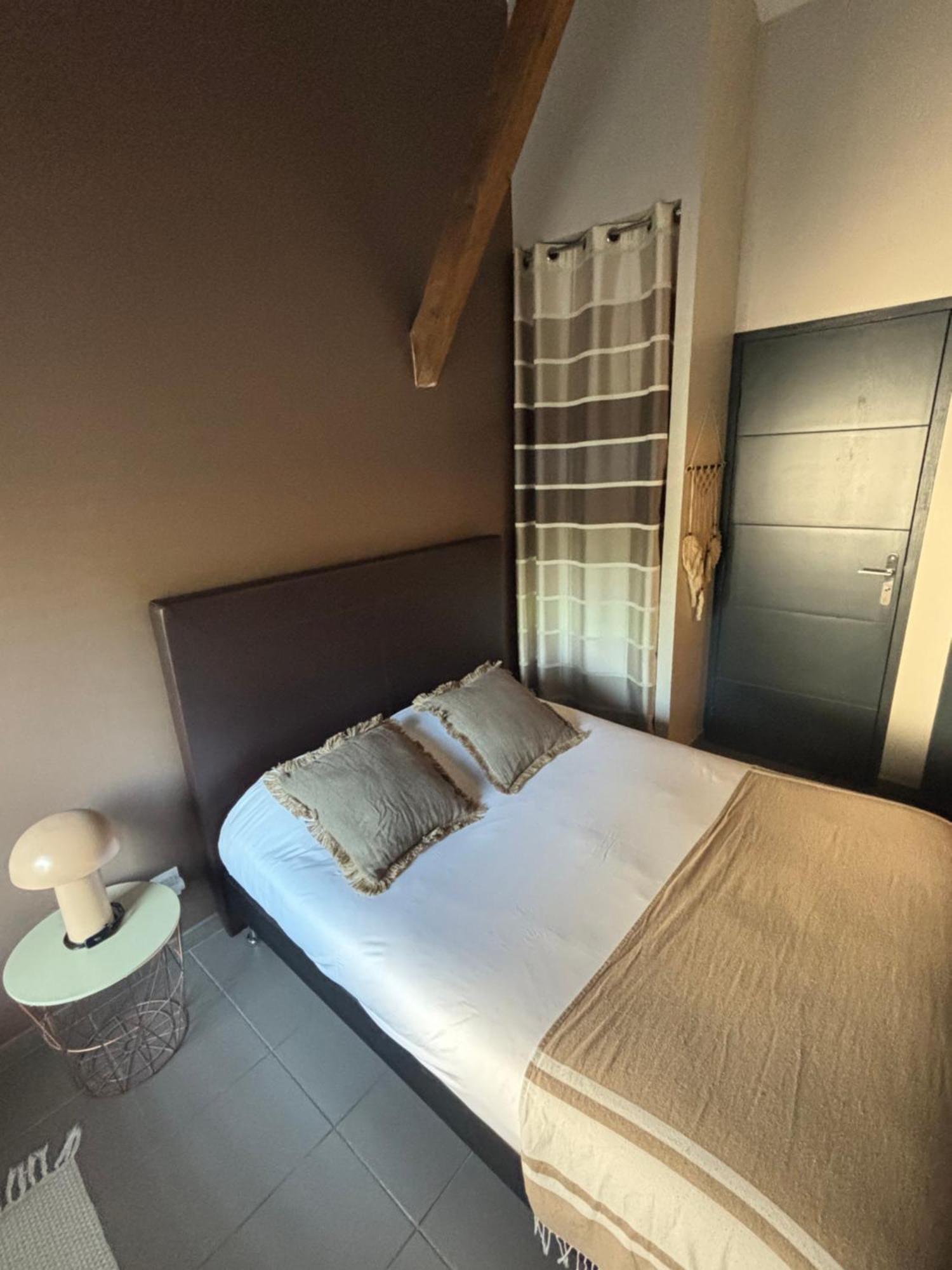 Demeure & Dependance - Chambres D'Hotes Depuis 2012 タッサン・ラ・ドゥミ・リュンヌ エクステリア 写真